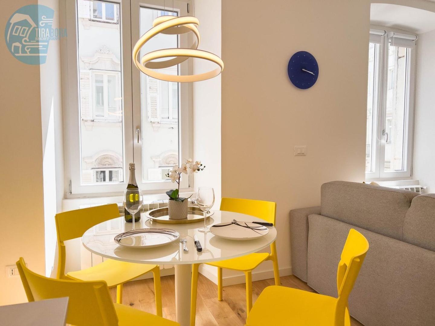 Cassa Di Risparmio 11 Tirabora Short Rent Trieszt Kültér fotó