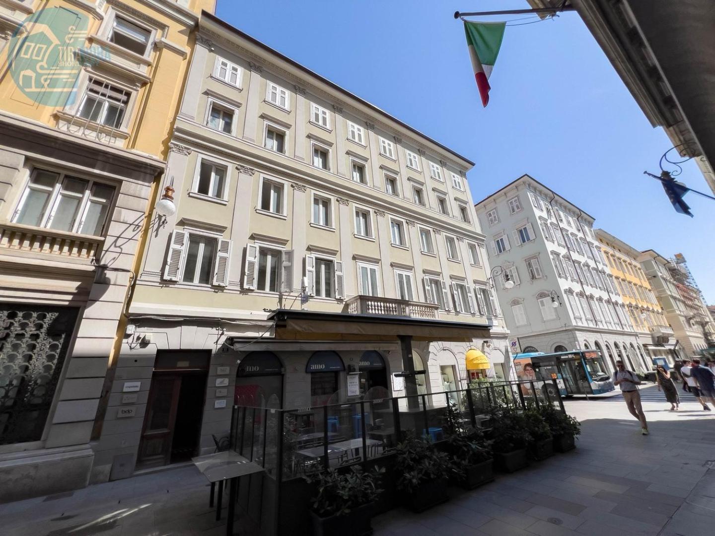 Cassa Di Risparmio 11 Tirabora Short Rent Trieszt Kültér fotó