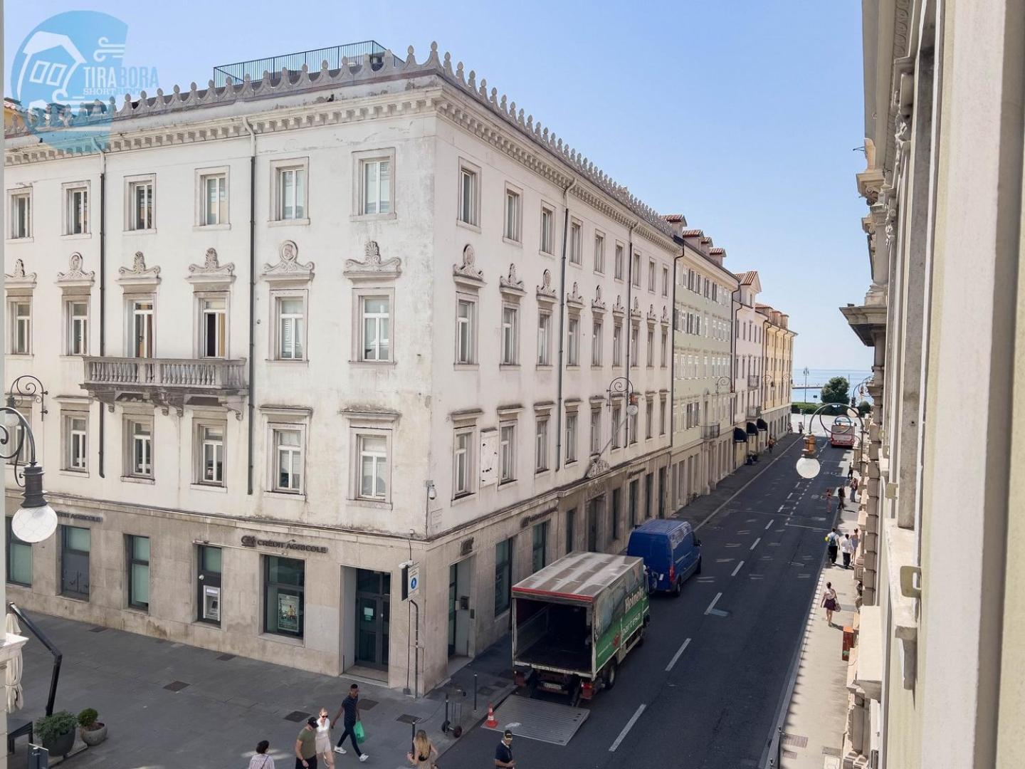 Cassa Di Risparmio 11 Tirabora Short Rent Trieszt Kültér fotó