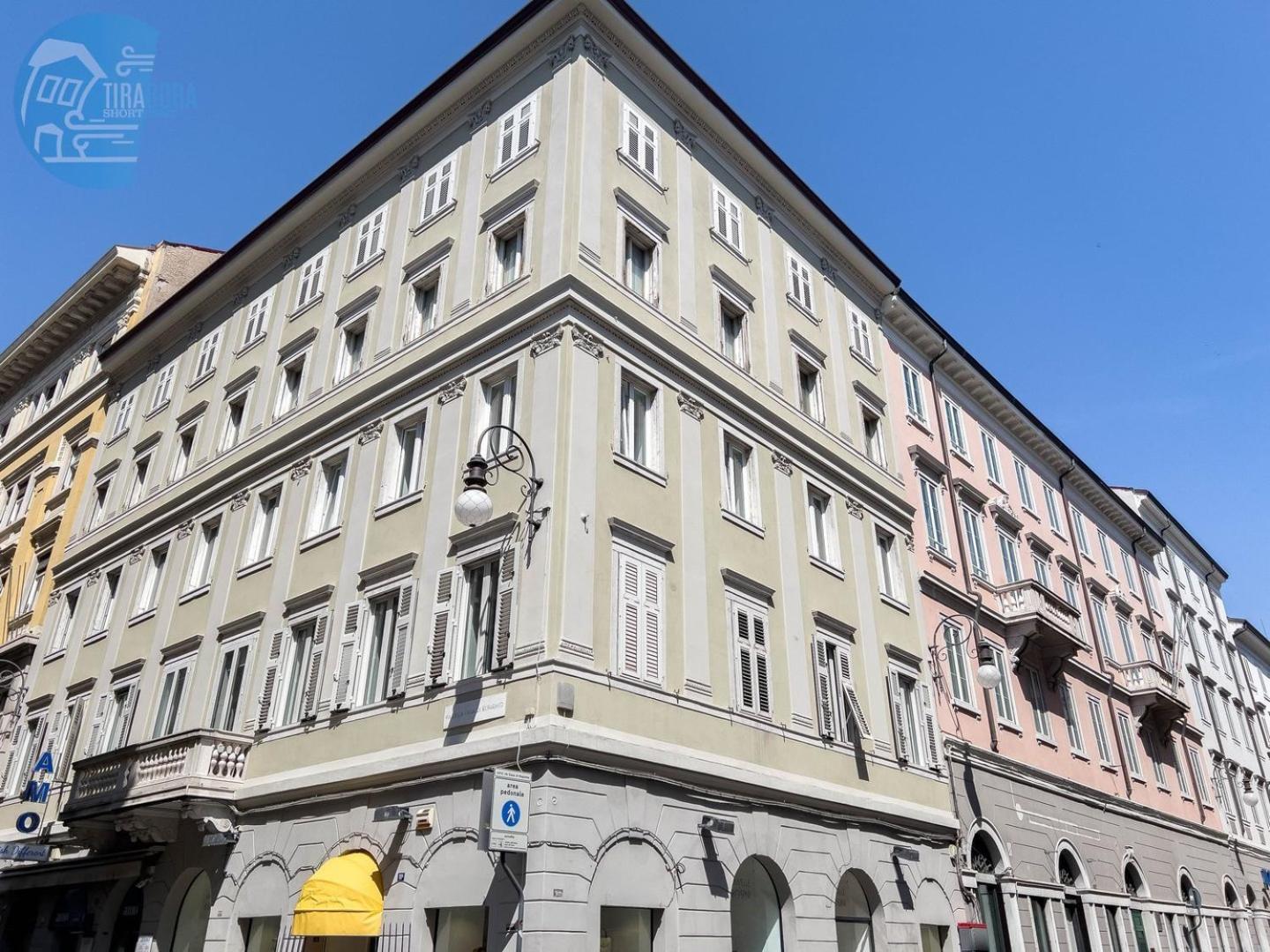 Cassa Di Risparmio 11 Tirabora Short Rent Trieszt Kültér fotó